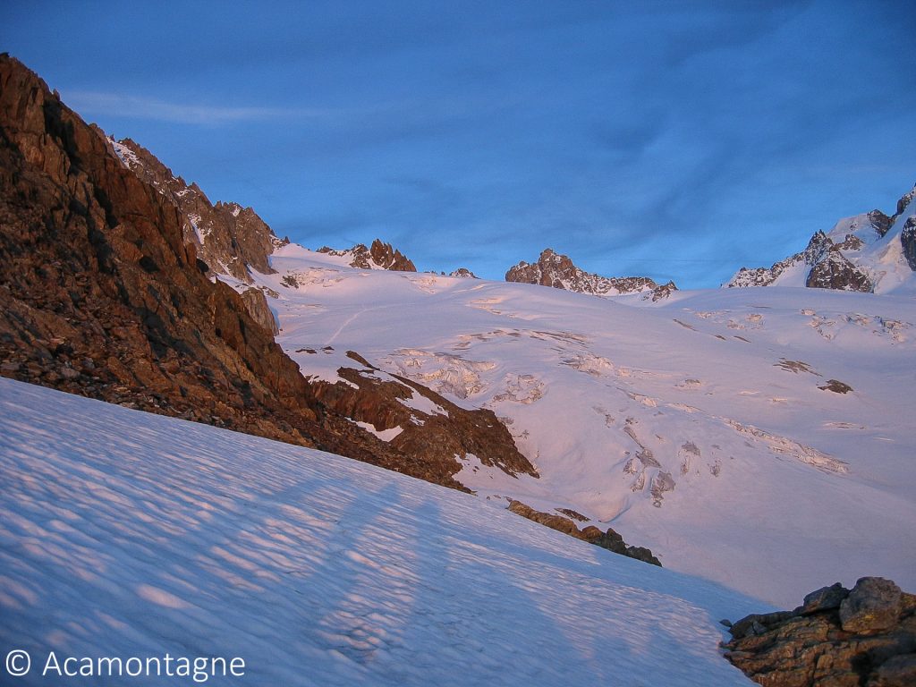 Le glacier du Tour et les sommets rocheux, massif du Mont-Blanc